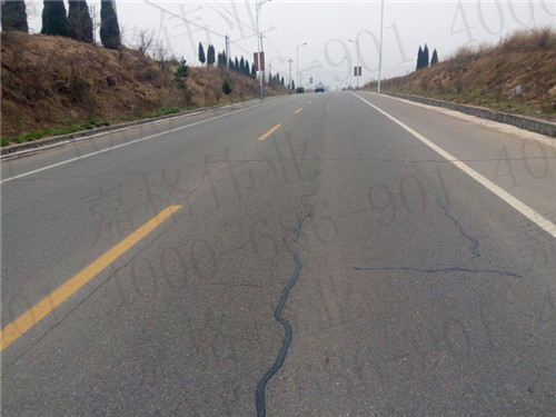 嘉格自粘貼縫帶是道路養(yang) 護的“搖錢樹”