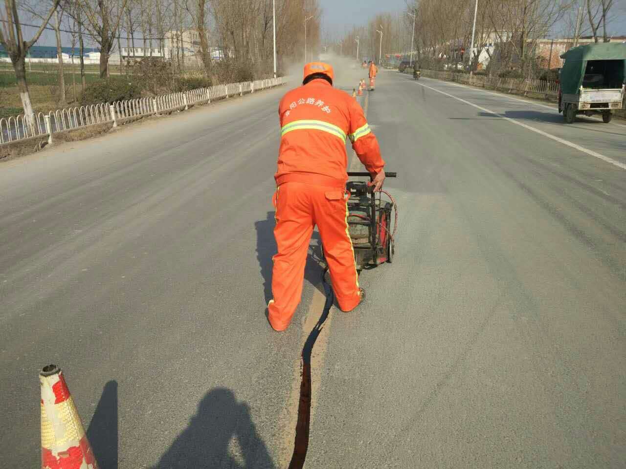 嘉格路麵灌縫膠是成功修補道路裂縫的產品 嘉格路麵灌縫膠是成功修補道路裂縫的產品